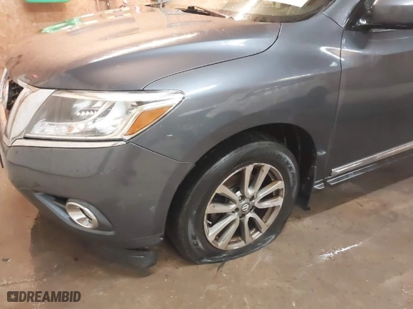 2014 Nissan Pathfinder SV with VIN 5N1AR2MMXEC709037, listed as a IAAI auction lot 41327043 with 269,383 mi miles. Bid and sale history available at carsss.com. Image 6.