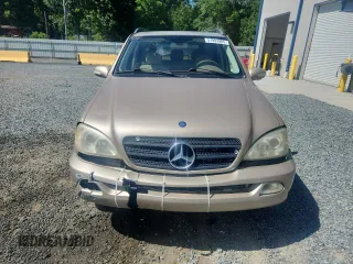 2002 Mercedes-Benz M 320/430/500 z VIN 4JGAB54E82A367724, wystawiony jako Copart lot #57993905 z przebiegiem 171 008 mil mil oraz Szkoda całkowita • Salvage title. Historia ofert i sprzedaży dostępna na DreamBid. Obrazek 5.