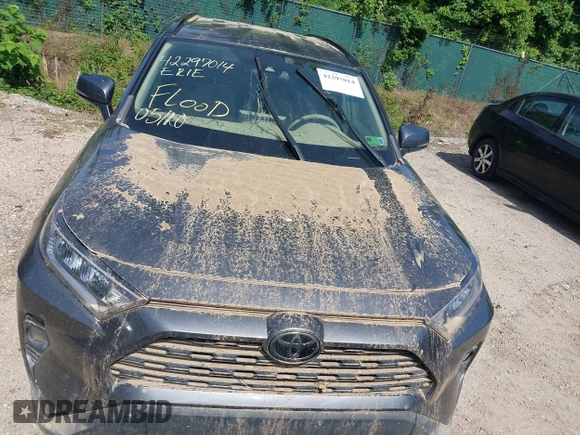 2021 Toyota RAV4 XLE with VIN 2T3P1RFV1MC214257, listed as a IAAI auction lot 42297014 with Not provided miles and . Bid and sale history available at DreamBid. Image 6.