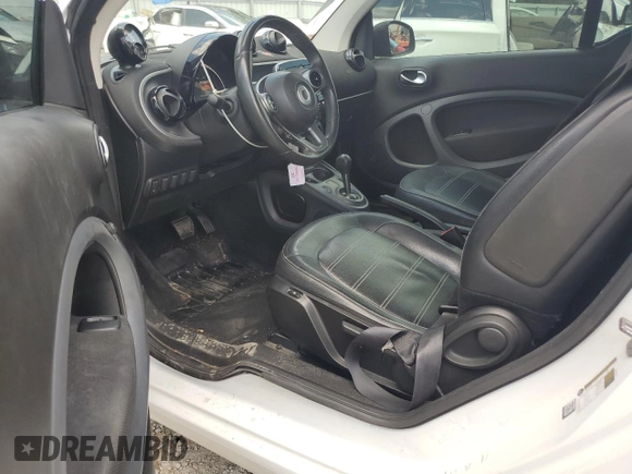 2016 Smart fortwo Passion z VIN WMEFJ5DA5GK058855, wystawiony jako Copart lot #57119445 z przebiegiem 173 493 mil mil oraz Szkody całkowita. Historia ofert i sprzedaży dostępna na DreamBid. Obrazek 8.