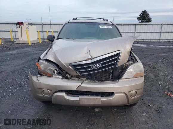 2007 Kia Sorento LX z VIN KNDJC736675694940, wystawiony jako Copart lot #84517454 z przebiegiem 135 421 mil mil oraz Szkoda całkowita • Salvage title. Historia ofert i sprzedaży dostępna na DreamBid. Obrazek 5.