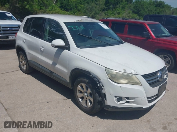 2010 Volkswagen Tiguan S with VIN WVGAV7AX0AW508232, listed as a IAAI auction lot 42001407 with Not provided miles and . Bid and sale history available at DreamBid. Image 1.