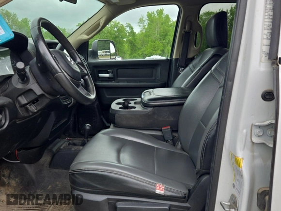 2019 Ram 2500 Tradesman with VIN 3C6UR5CL1KG598101, listed as a IAAI auction lot 42667301 with 90,262 mi miles and . Bid and sale history available at DreamBid. Image 63.