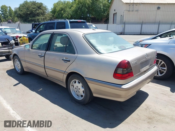 2000 Mercedes-Benz C 230/260/280/320 z VIN WDBHA29G1YA802945, wystawiony jako IAAI lot #42524661 z przebiegiem 161 227 mil mil oraz . Historia ofert i sprzedaży dostępna na DreamBid. Obrazek 3.