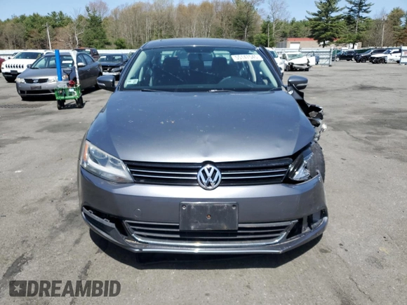 2014 Volkswagen Jetta TDI with VIN 3VWLL7AJ2EM393604, listed as a Copart auction lot 55147545 with 130,273 mi miles and Salvage title. Bid and sale history available at DreamBid. Image 5.