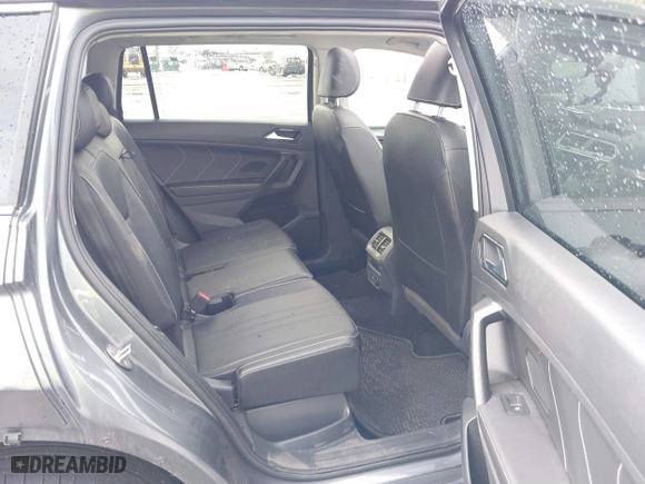 2022 Volkswagen Tiguan SE with VIN 3VV2B7AX2NM161365, listed as a IAAI auction lot 41588795 with 57,138 mi miles. Bid and sale history available at carsss.com. Image 8.