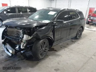 2020 Chevrolet Equinox LT with VIN 2GNAXVEX9L6233977, listed as a IAAI auction lot 41639717 with 39,162 mi miles. Bid and sale history available at carsss.com. Image 2.