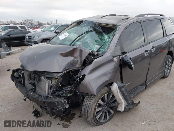2019 Toyota Sienna XLE Auto Access Seat with VIN 5TDYZ3DC7KS994001, listed as a IAAI auction lot 41145968 with 14,024 mi miles. Bid and sale history available at carsss.com. Image 6.