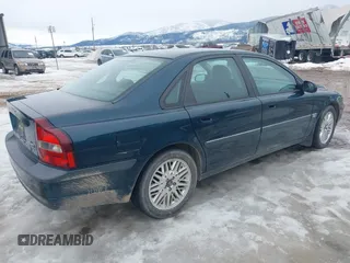 1999 Volvo S80 with VIN YV1TS90D5X1014909, listed as a IAAI auction lot 41644130 with 127,240 mi miles. Bid and sale history available at carsss.com. Image 4.