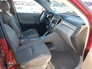 2005 Toyota Highlander with VIN JTEGP21A950079653, listed as a IAAI auction lot 42032474 with 204,316 mi miles. Bid and sale history available at carsss.com. Image 5.