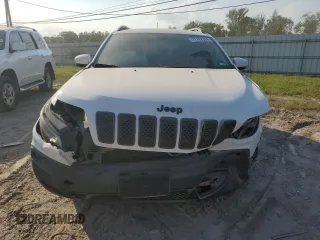 2020 Jeep Cherokee Latitude with VIN 1C4PJMCX9LD578137, listed as a Copart auction lot 71762364 with 59,900 mi miles and Salvage Title. Bid and sale history available at carsss.com. Image 5.