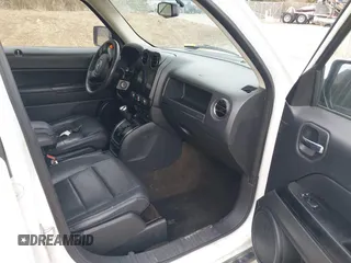 2016 Jeep Patriot Latitude with VIN 1C4NJRFBXGD627551, listed as a IAAI auction lot 41716065 with 140,000 mi miles. Bid and sale history available at carsss.com. Image 5.