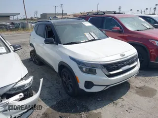2021 Kia Seltos S with VIN KNDEU2AA6M7143688, listed as a IAAI auction lot 42584672 with 39,621 mi miles and . Bid and sale history available at DreamBid. Image 1.