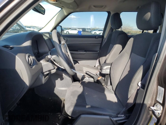 2016 Jeep Patriot Sport z VIN 1C4NJRBB5GD657160, wystawiony jako Copart lot #54567205 z przebiegiem 122 198 mil mil oraz Szkoda całkowita • Salvage title. Historia ofert i sprzedaży dostępna na DreamBid. Obrazek 7.