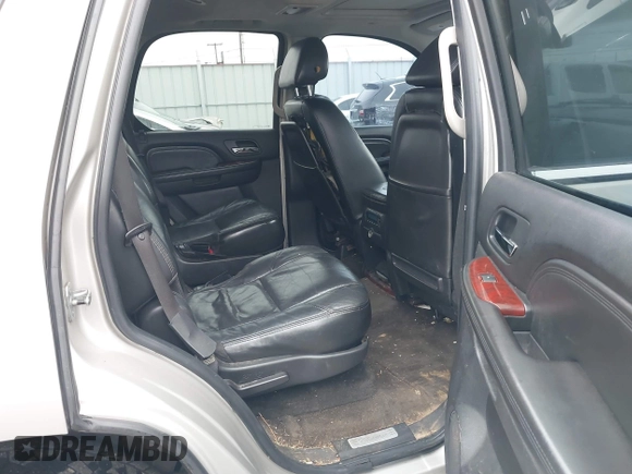 2007 Cadillac Escalade z VIN 1GYFK63847R256229, wystawiony jako IAAI lot #41600996 z przebiegiem 219 189 mil mil oraz . Historia ofert i sprzedaży dostępna na DreamBid. Obrazek 8.