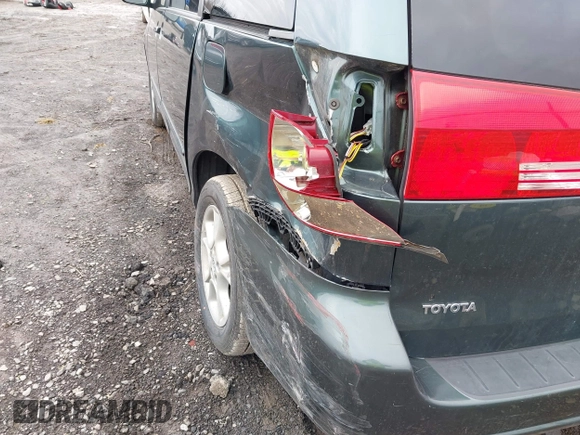 2004 Toyota Sienna XLE with VIN 5TDBA22C64S004906, listed as a IAAI auction lot 41892748 with 182,444 mi miles. Bid and sale history available at carsss.com. Image 14.