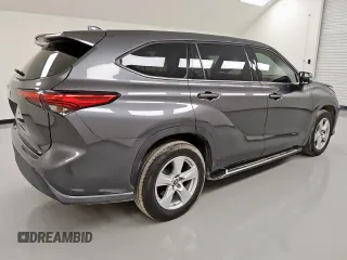 2020 Toyota Highlander LE with VIN 5TDZZRAH1LS019728, listed as a Copart auction lot 58763605 with 111,077 mi miles and Clean title. Bid and sale history available at DreamBid. Image 3.