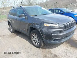 2014 Jeep Cherokee Latitude with VIN 1C4PJMCS8EW138499, listed as a IAAI auction lot 42098609 with 149,782 mi miles. Bid and sale history available at carsss.com. Image 1.