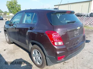 2020 Chevrolet Trax LS with VIN KL7CJKSB2LB352250, listed as a IAAI auction lot 40187405 with 49,543 mi miles and . Bid and sale history available at DreamBid. Image 3.