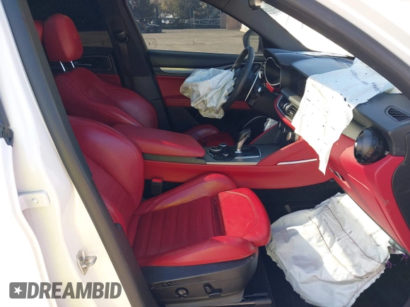 2019 Alfa Romeo Stelvio Ti Lusso z VIN ZASPAKBN1K7C36934, wystawiony jako IAAI lot #41534732 z przebiegiem Nie podano mil oraz . Historia ofert i sprzedaży dostępna na DreamBid. Obrazek 5.