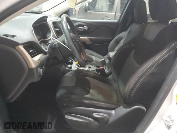 2017 Jeep Cherokee Altitude с VIN 1C4PJMAS0HW582743, выставлен на аукционе Copart как лот 87885335 с пробегом 98 952 миль миль и Списание • Salvage title. История ставок и продаж доступна на DreamBid. Изображение 7.