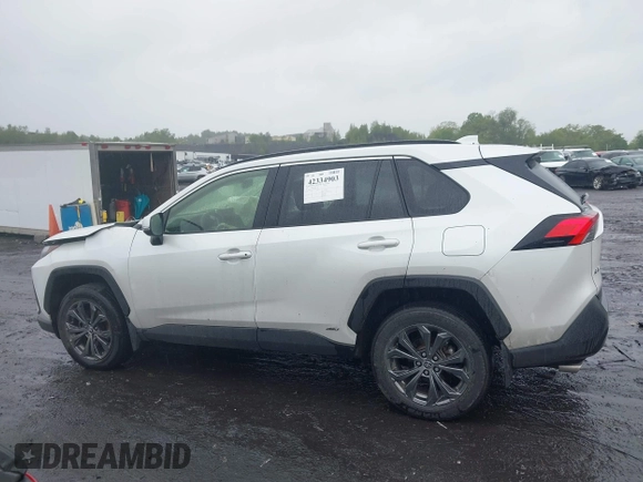 2023 Toyota RAV4 Hybrid XLE Premium z VIN JTMB6RFV3PD546700, wystawiony jako IAAI lot #42334903 z przebiegiem 53 853 mil mil oraz . Historia ofert i sprzedaży dostępna na DreamBid. Obrazek 14.