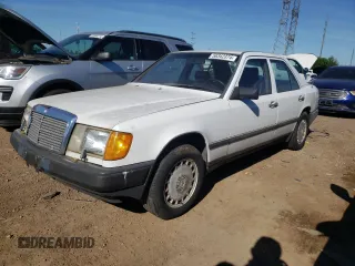1988 Mercedes-Benz 300 with VIN WDBEA30DXJA700058, listed as a Copart auction lot 58342374 with 210,787 mi miles and Clean Title. Bid and sale history available at carsss.com. Image 1.