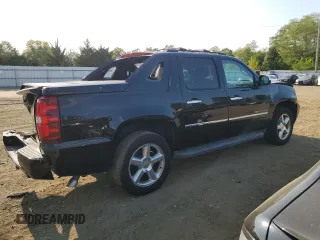 2013 Chevrolet Avalanche LTZ with VIN 3GNTKGE74DG126912, listed as a Copart auction lot 71699854 with Not Provided miles and Salvage Title. Bid and sale history available at DreamBid. Image 3.