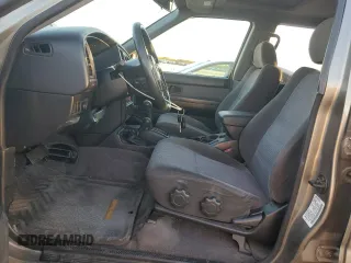 2003 Nissan Pathfinder LE z VIN JN8DR09Y03W813778, wystawiony jako Copart lot #81704494 z przebiegiem 127 986 mil mil oraz Czysty tytuł • Clean title. Historia ofert i sprzedaży dostępna na DreamBid. Obrazek 7.