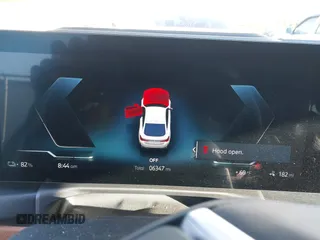 2024 BMW i4 eDrive35 z VIN WBY43AW04RFT05287, wystawiony jako IAAI lot #41427545 z przebiegiem 6 347 mil mil oraz . Historia ofert i sprzedaży dostępna na DreamBid. Obrazek 7.