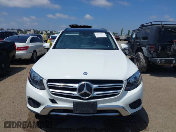 2016 Mercedes-Benz GLC 300 z VIN WDC0G4JB7GF029144, wystawiony jako IAAI lot #42806241 z przebiegiem 75 528 mil mil oraz . Historia ofert i sprzedaży dostępna na DreamBid. Obrazek 12.