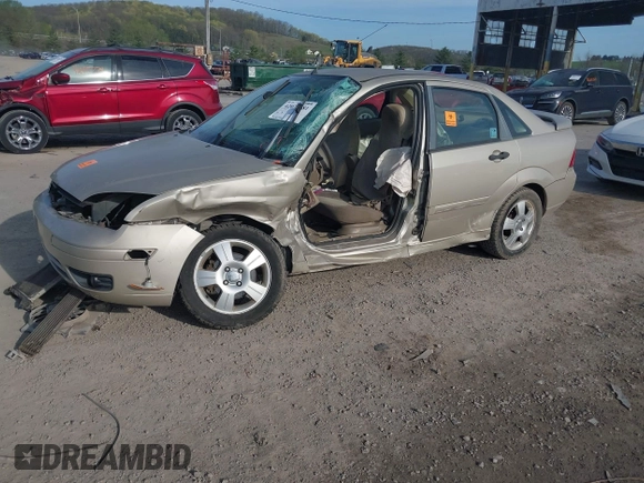 2007 Ford Focus S z VIN 1FAHP34N87W351757, wystawiony jako IAAI lot #42076181 z przebiegiem 212 301 mil mil oraz . Historia ofert i sprzedaży dostępna na DreamBid. Obrazek 17.