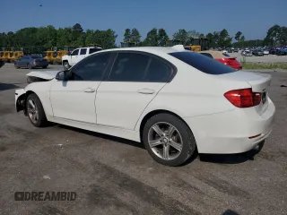 2014 BMW 3 Series 320i xDrive z VIN WBA3C3C54EP660549, wystawiony jako Copart lot #62395925 z przebiegiem 170 988 mil mil oraz Czysty tytuł • Clean title. Historia ofert i sprzedaży dostępna na DreamBid. Obrazek 2.