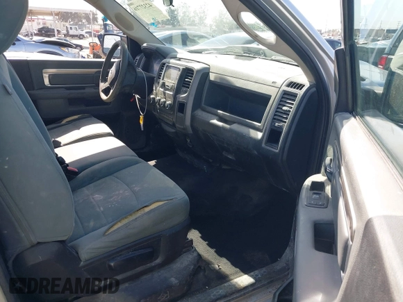 2017 Ram 1500 Tradesman с VIN 3C6JR6DG8HG703025, выставлен на аукционе IAAI как лот 42327716 с пробегом 136 342 миль миль и . История ставок и продаж доступна на DreamBid. Изображение 5.