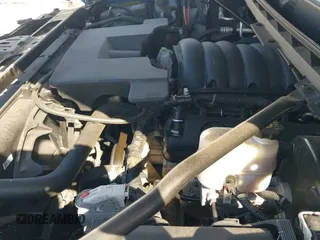 2018 Chevrolet Silverado 1500 LT z VIN 1GCVKREC3JZ130407, wystawiony jako IAAI lot #43265105 z przebiegiem 99 877 mil mil oraz . Historia ofert i sprzedaży dostępna na DreamBid. Obrazek 20.