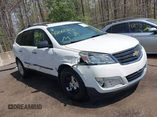 2015 Chevrolet Traverse LS z VIN 1GNKVFED8FJ257149, wystawiony jako IAAI lot #42060101 z przebiegiem 150 738 mil mil oraz . Historia ofert i sprzedaży dostępna na DreamBid. Obrazek 1.