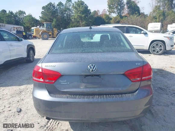 2015 Volkswagen Passat 1.8T S with VIN 1VWAT7A33FC053258, listed as a IAAI auction lot 40951558 with 137,016 mi miles. Bid and sale history available at carsss.com. Image 16.