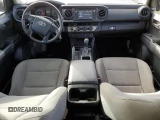 2017 Toyota Tacoma SR5 z VIN 5TFCZ5AN5HX121765, wystawiony jako Copart lot #53449835 z przebiegiem 115 980 mil mil oraz Szkoda całkowita • Salvage title. Historia ofert i sprzedaży dostępna na DreamBid. Obrazek 8.