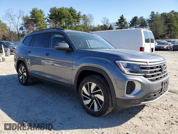 2024 Volkswagen Atlas SE with VIN 1V2HR2CA2RC536368, listed as a Copart auction lot 53490425 with 15,331 mi miles and Salvage title. Bid and sale history available at DreamBid. Image 4.