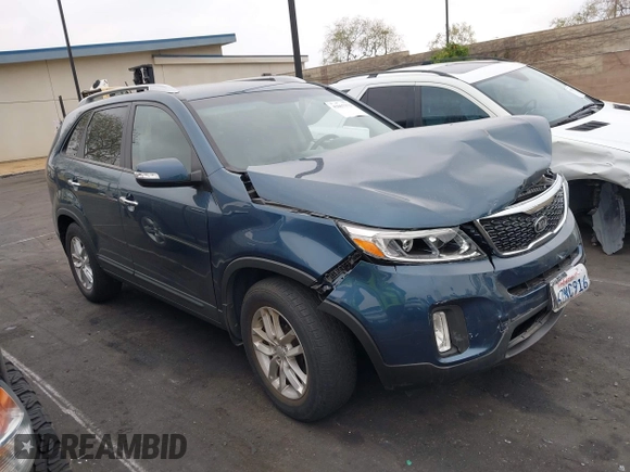 2014 Kia Sorento LX with VIN 5XYKT3A66EG440701, listed as a IAAI auction lot 42067372 with 40,559 mi miles and . Bid and sale history available at DreamBid. Image 1.