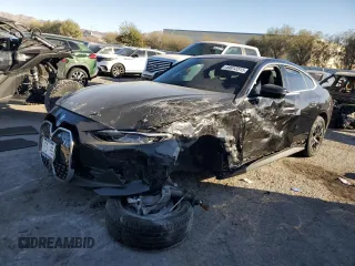 2023 BMW i4 eDrive40 z VIN WBY73AW06PFP48969, wystawiony jako Copart lot #44912315 z przebiegiem 20 828 mil mil oraz Szkody całkowita. Historia ofert i sprzedaży dostępna na DreamBid. Obrazek 1.
