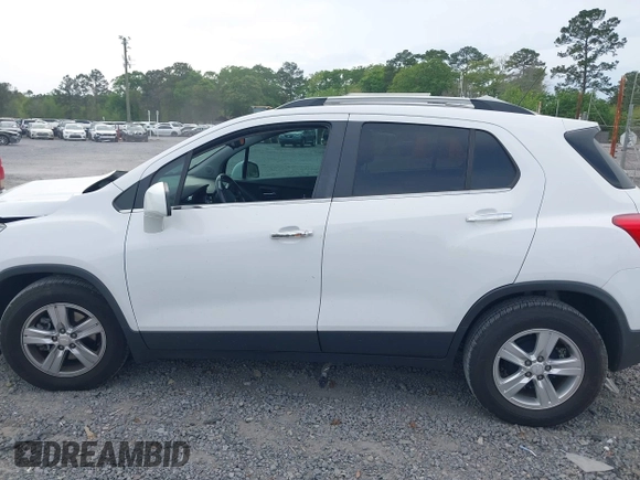 2019 Chevrolet Trax LT with VIN 3GNCJLSB7KL135287, listed as a IAAI auction lot 41982826 with 132,263 mi miles and . Bid and sale history available at carsss.com. Image 14.