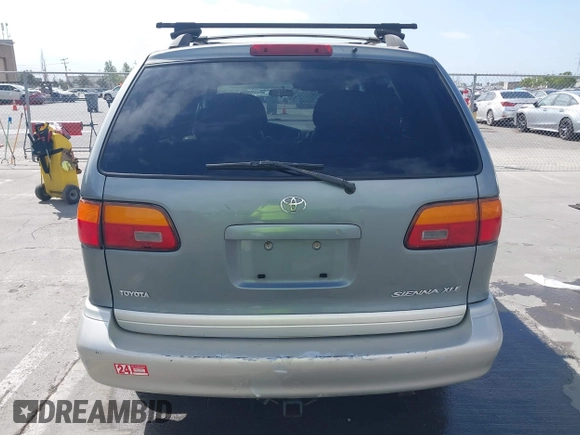 1998 Toyota Sienna LE с VIN 4T3ZF13C8WU033706, выставлен на аукционе IAAI как лот 42471688 с пробегом 187 774 миль миль и . История ставок и продаж доступна на DreamBid. Изображение 16.