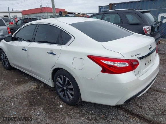 2017 Nissan Altima 2.5 SV with VIN 1N4AL3AP4HC116262, listed as a IAAI auction lot 41705107 with 162,309 mi miles. Bid and sale history available at carsss.com. Image 3.