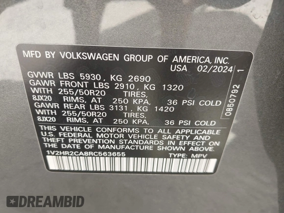2024 Volkswagen Atlas SE z VIN 1V2HR2CA8RC563655, wystawiony jako IAAI lot #42586812 z przebiegiem 36 426 mil mil oraz . Historia ofert i sprzedaży dostępna na DreamBid. Obrazek 9.