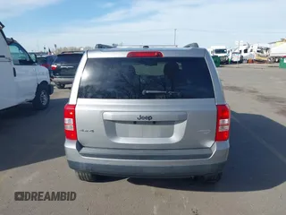 2016 Jeep Patriot High Altitude Edition with VIN 1C4NJRFB1GD712715, listed as a IAAI auction lot 41984245 with 124,227 mi miles. Bid and sale history available at carsss.com. Image 17.