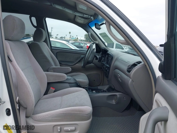 2006 Toyota Sequoia SR5 with VIN 5TDZT34A86S279237, listed as a IAAI auction lot 41804445 with 229,842 mi miles. Bid and sale history available at carsss.com. Image 5.