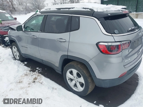 2018 Jeep Compass Altitude with VIN 3C4NJDBB7JT256164, listed as a IAAI auction lot 41551598 with 22,335 mi miles and . Bid and sale history available at carsss.com. Image 3.