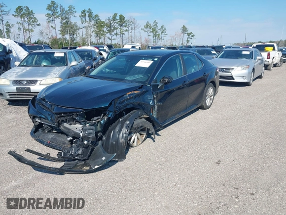 2020 Toyota Camry LE with VIN 4T1C11AK9LU985116, listed as a IAAI auction lot 40798999 with 53,390 mi miles. Bid and sale history available at carsss.com. Image 17.
