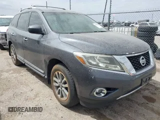2013 Nissan Pathfinder SL with VIN 5N1AR2MM4DC630445, listed as a IAAI auction lot 41946196 with 196,192 mi miles. Bid and sale history available at carsss.com. Image 1.